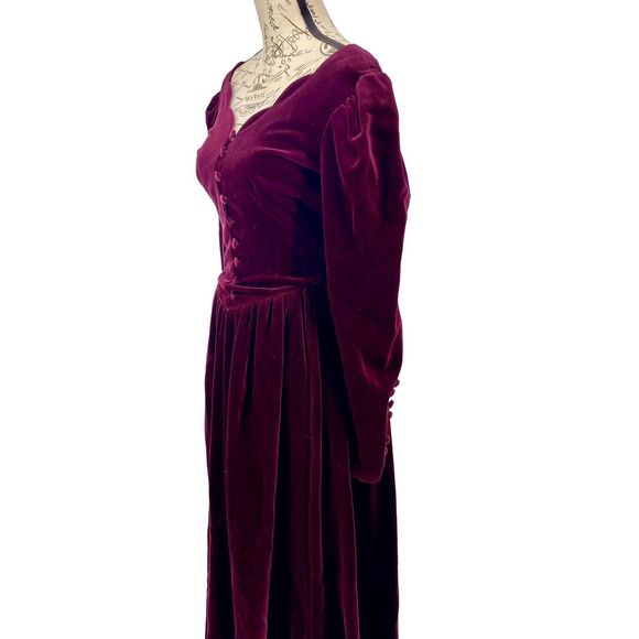 Laura Ashley Vintage Burgundy Velvet Drop Waist Long Dress Scalloped Neckline 6 - Picture 3 of 9